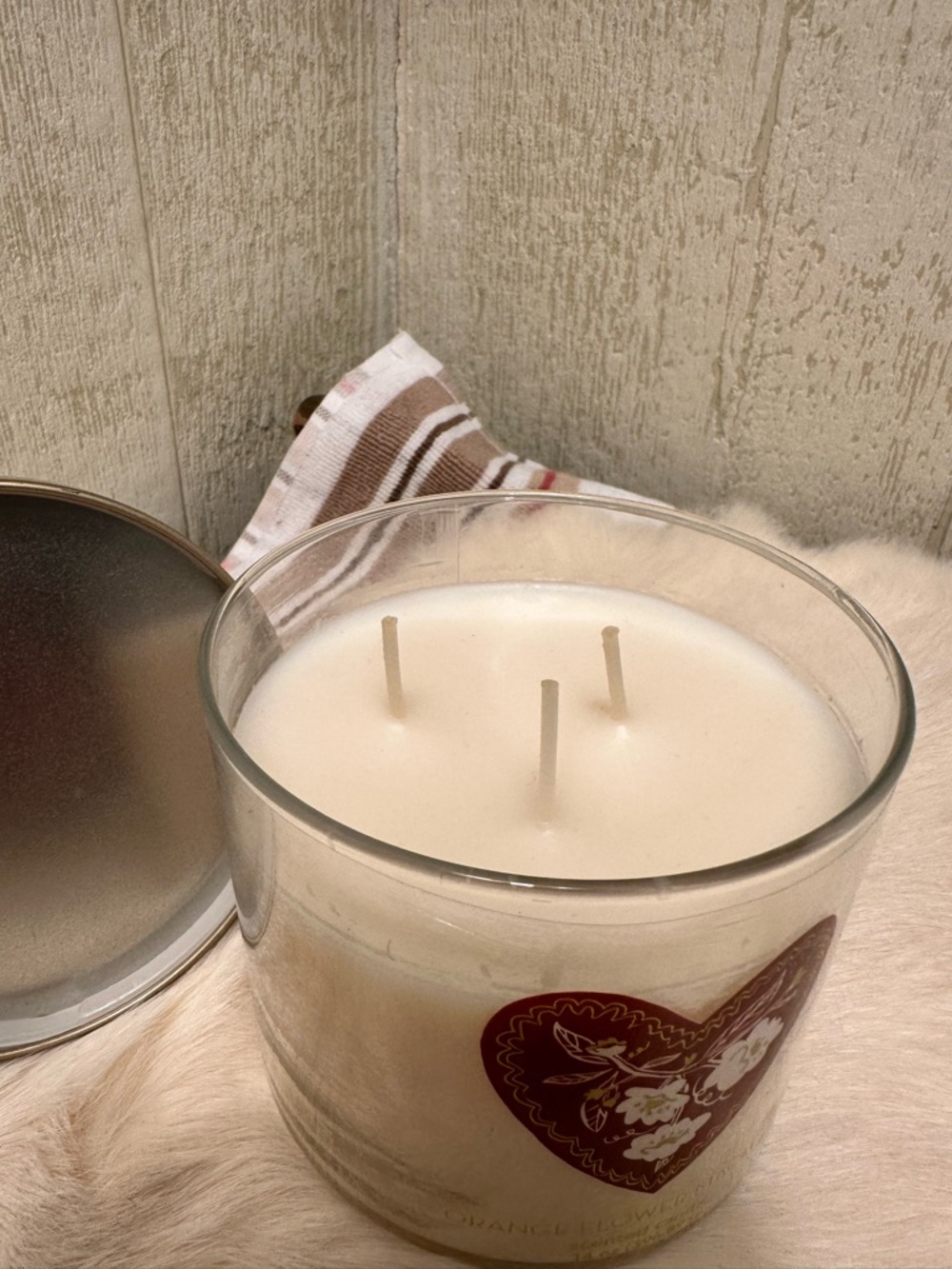 Gold Lid Decorative Heart Jar Candle - White Wax - Picture 3 of 4